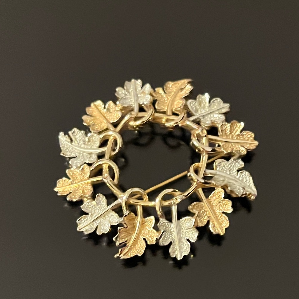 Vintage Sarah Coventry Leaf Pin Silver Gold Tone Retro Modern Fall Wreath Brooch
